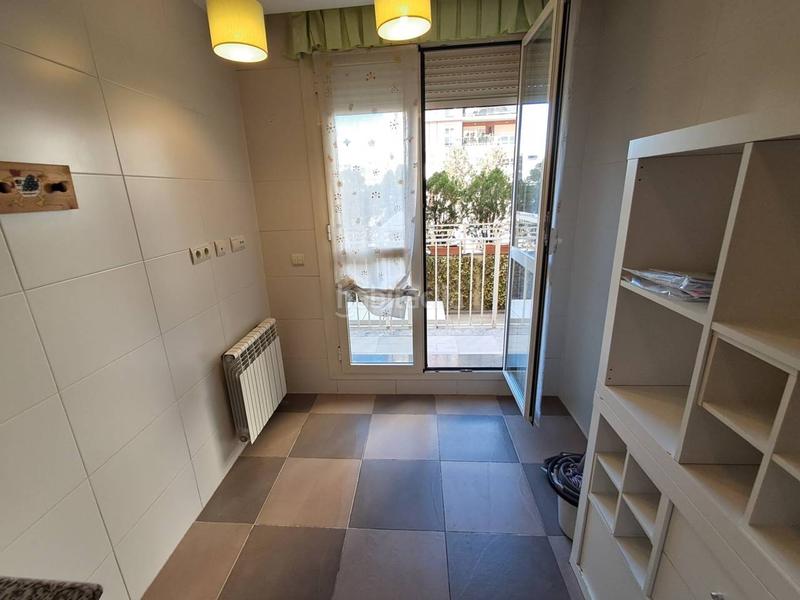 Foto ad53d152-865a-4c7c-ab20-9ce88f01df67. Pis amb calefacció aparcament piscina a Cascajos - Piqueras Logroño