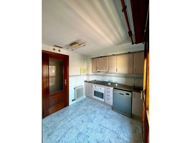 Foto 2dc21ee8-ccbd-45f9-b83c-4d6e4dff8247. Flat with heating parking pool in Cascajos - Piqueras Logroño