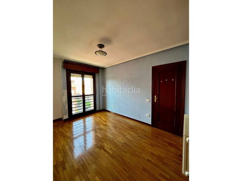 Foto 97c447e0-ecde-43e6-af47-92d95d6c2980. Flat with heating parking pool in Cascajos - Piqueras Logroño