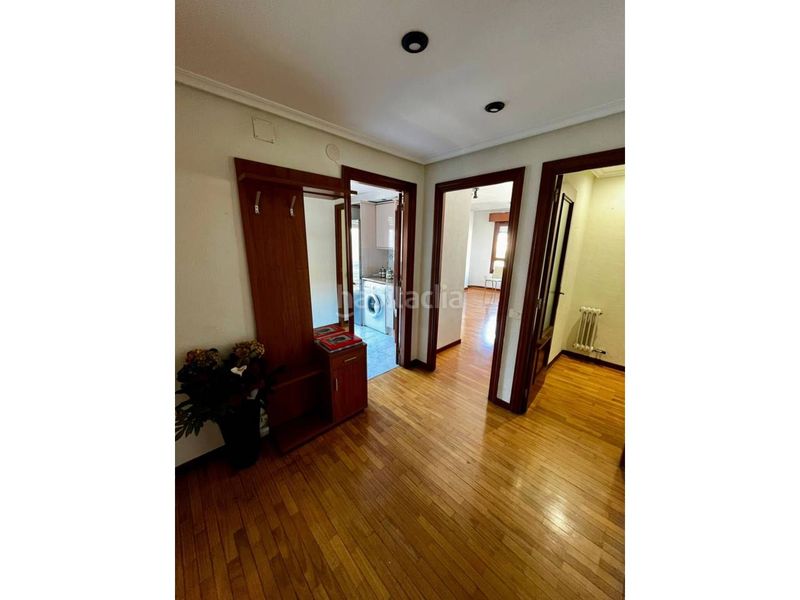 Foto c5d3dfda-516b-4dff-b0db-7b185c7f34a8. Flat with heating parking pool in Cascajos - Piqueras Logroño