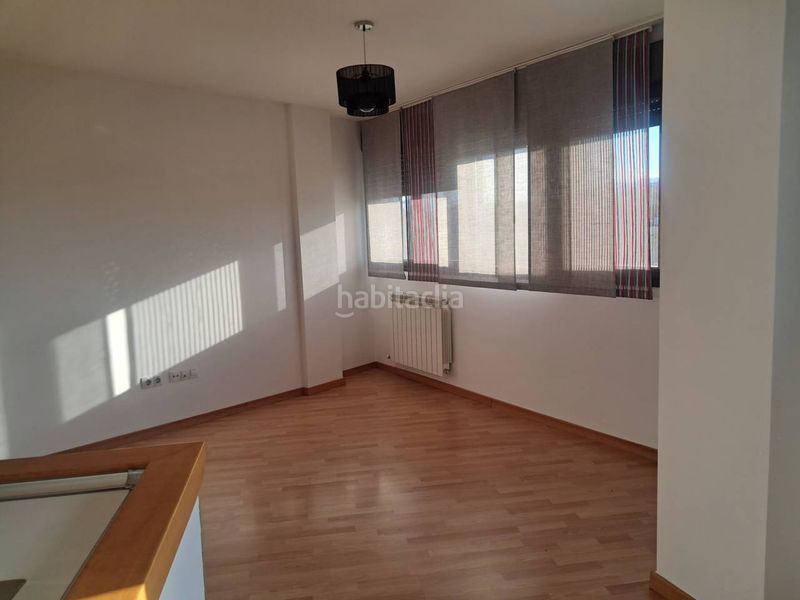 Foto d5596771-35fa-45ea-9207-b8ab4d8b9a32. Piso  en venta en Lardero