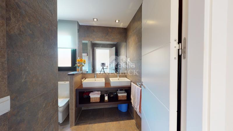 Foto 2a092dab-d34b-47e6-88e5-4e39d13e6602. Casa aparellada a urbanització golf b 122 a Bonmont Terres Noves Mont-roig del Camp