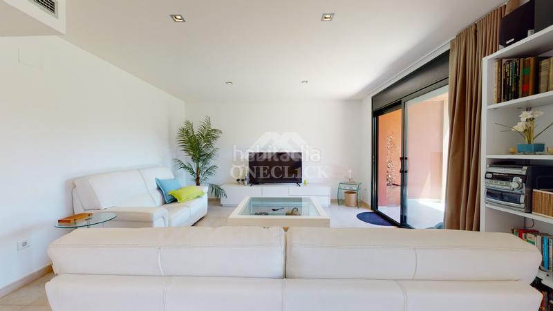 Foto 3fcb0c20-0bf5-4ea6-8117-f638b0072fb5. Casa aparellada a urbanització golf b 122 a Bonmont Terres Noves Mont-roig del Camp