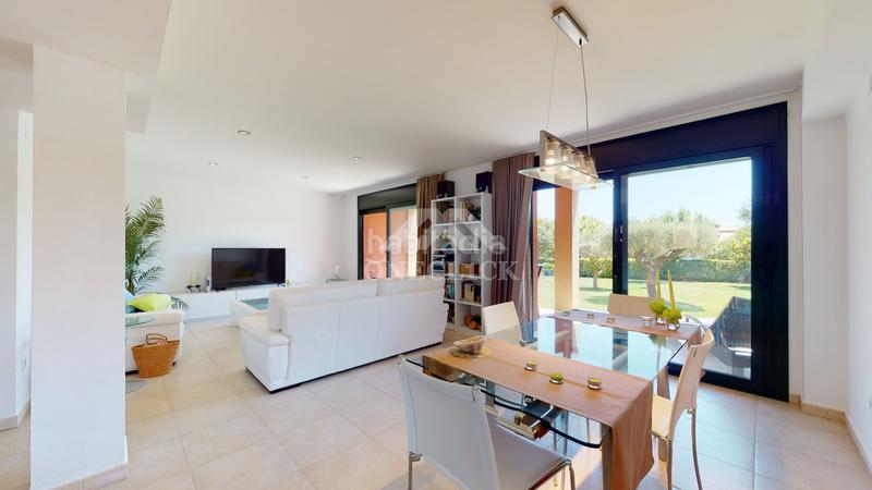 Foto 454b11b9-0c3c-4b0d-bd76-b1c8bb6fa89f. Casa aparellada a urbanització golf b 122 a Bonmont Terres Noves Mont-roig del Camp