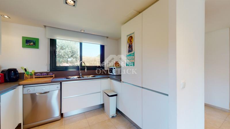 Foto c616add0-00f9-42c3-bc35-60a138ea14cc. Casa aparellada a urbanització golf b 122 a Bonmont Terres Noves Mont-roig del Camp