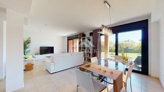 Doppelhaus in Urbanitzaci golf b 122. Casa pareada de lujo en bonmont