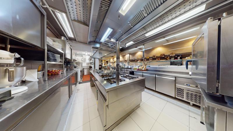 Foto 5979ab59-5a77-43be-848e-6b8ea961f45c. Transfer business premise in rambla nova 110 in Eixample Tarragona