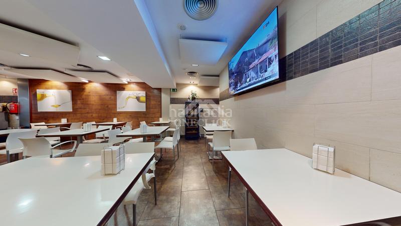 Foto 56549ea3-b9da-44f2-a2d0-8b9583d5a8d0. Traspaso local comercial en rambla nova 110 restaurante l'entrepà en rambla nova, a pleno rendimiento en Tarragona