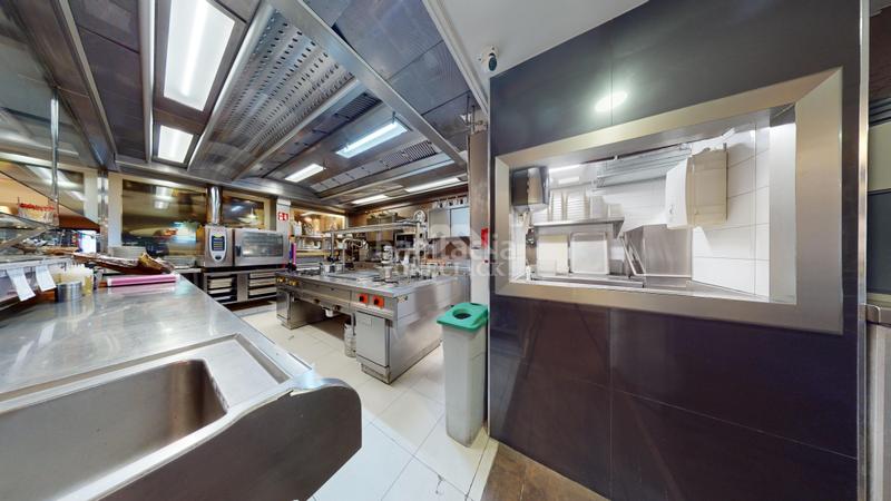 Foto 9d1ad617-55e2-41e2-93ae-888af327b369. Traspaso local comercial en rambla nova 110 restaurante l'entrepà en rambla nova, a pleno rendimiento en Tarragona