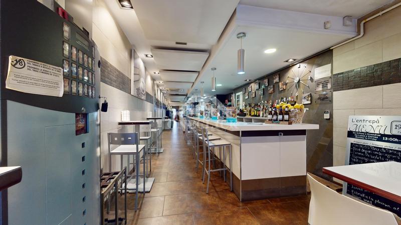 Foto acd5a051-2ac4-4c81-a03f-464714b24aeb. Traspaso local comercial en rambla nova 110 restaurante l'entrepà en rambla nova, a pleno rendimiento en Tarragona