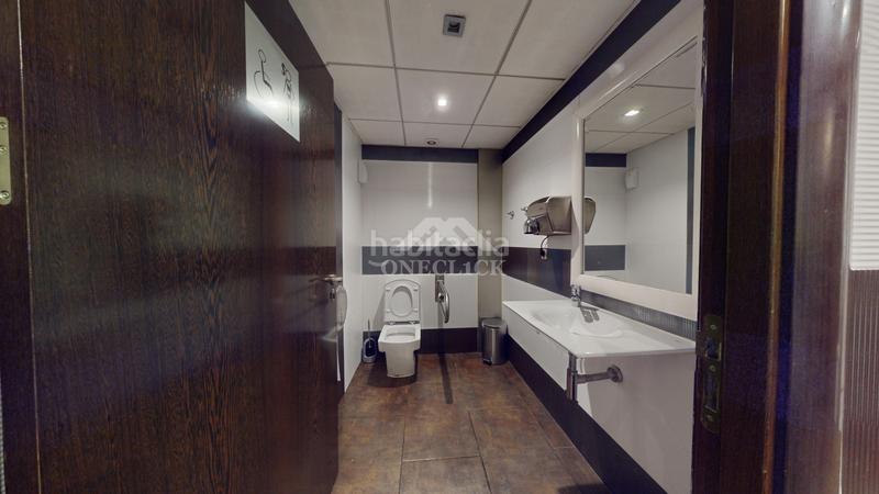 Foto e8eb3892-c67b-45a4-8def-a0211fb999ad. Traspaso local comercial en rambla nova 110 restaurante l'entrepà en rambla nova, a pleno rendimiento en Tarragona