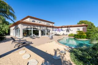 Chalet in Carrer d'en pere antoni torres i jordi 11. Exclusivo chalet unifamiliar en bonmont