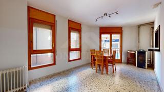 Etagenwohnung in Carrer mateu fletxa 6. Cntrico piso al lado de la plaza mayor de prades