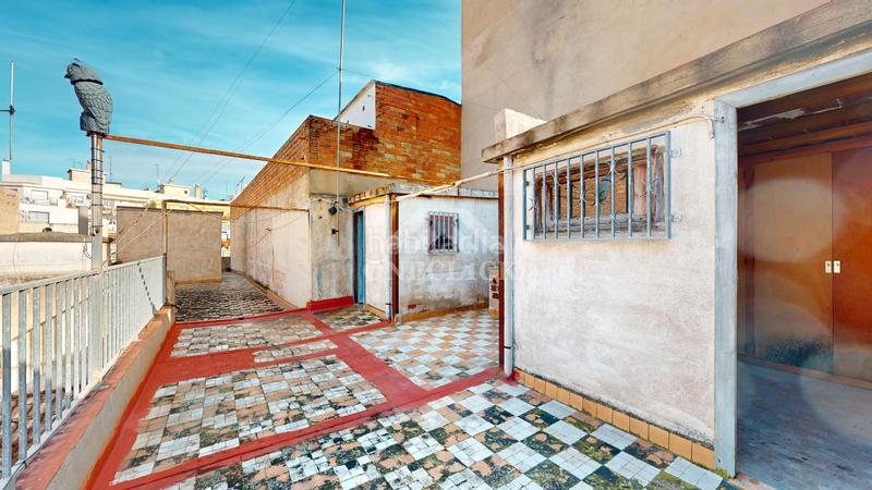 Foto 01d0f1a3-e99a-4eff-ac49-01164417755c. Edificio in carrer de llovera 26 in Centre Reus