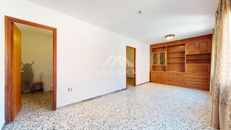 Foto e4af628a-a85c-4ad8-8a48-00bf20ccf85d. Edificio in carrer de llovera 26 in Centre Reus