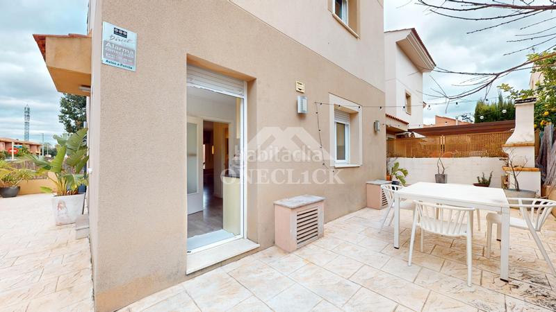 Foto 163012d1-fe56-48cf-b899-a652b764d10c. Casa pareada en carrer la roca 7 chalet pareado en vilafortuny en Cambrils