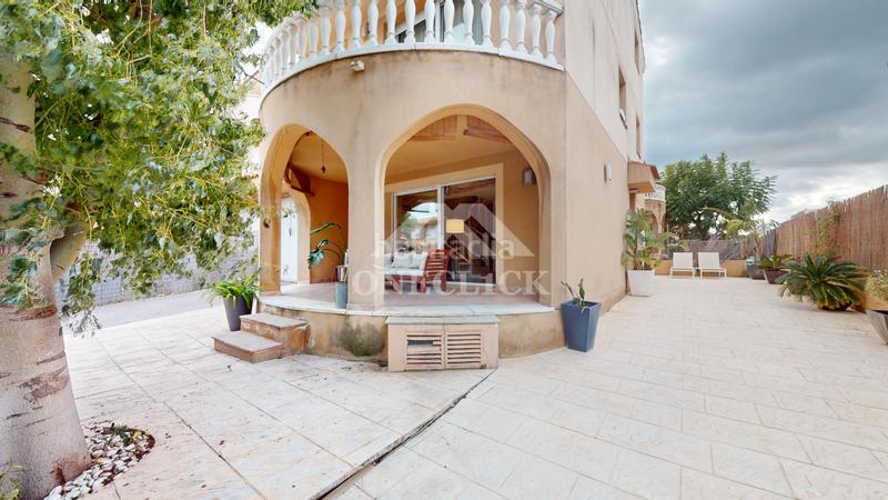 Foto 4e0e293e-8024-4db7-8b44-56e7c835154f. Casa pareada en carrer la roca 7 chalet pareado en vilafortuny en Cambrils