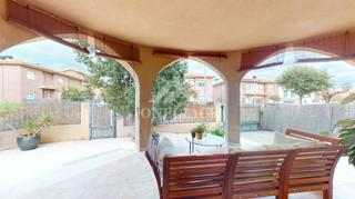 Towny house in Carrer la roca 7. Chalet pareado en vilafortuny