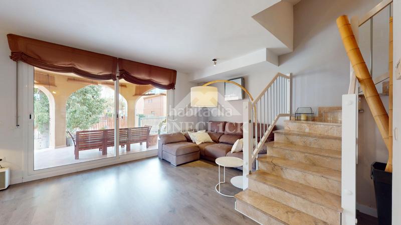 Foto b635cb7d-3f6e-4f99-b0b2-d3b230a96b91. Casa pareada en carrer la roca 7 chalet pareado en vilafortuny en Cambrils