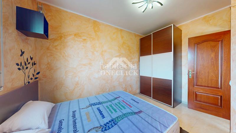 Foto 0fcddf8a-acbe-462c-b3de-e4889814de14. Casa aparellada a carrer c 13 a Platja de Mont-roig Mont-roig del Camp