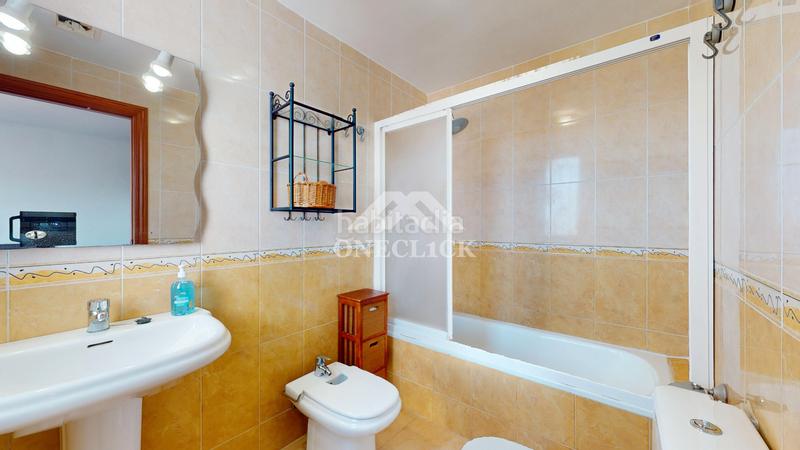 Foto 4cf7f8a3-60e6-4c43-88e3-55b8ebe8badc. Casa aparellada a carrer c 13 a Platja de Mont-roig Mont-roig del Camp