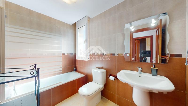 Foto 8e6c01dd-d902-4a43-b524-1023e30a86a2. Casa aparellada a carrer c 13 a Platja de Mont-roig Mont-roig del Camp