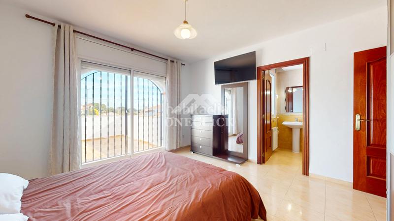 Foto b7cbd088-1b87-4d50-b951-639ab31951df. Casa aparellada a carrer c 13 a Platja de Mont-roig Mont-roig del Camp
