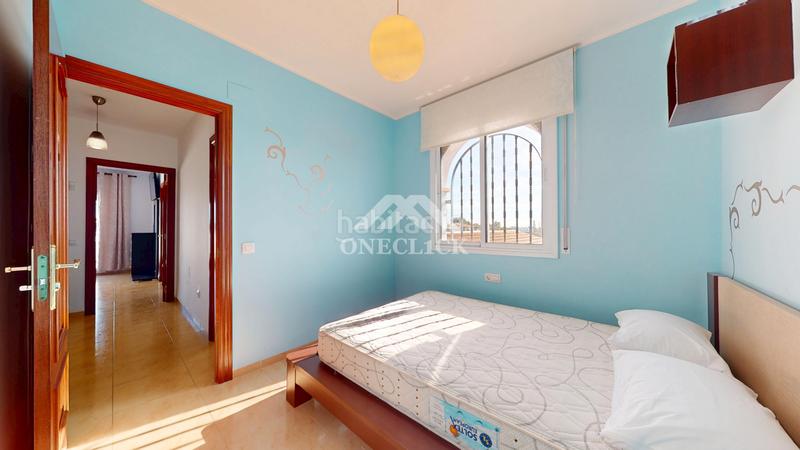 Foto f8764844-dac3-4bc9-9eb4-e787d8c36e7e. Casa aparellada a carrer c 13 a Platja de Mont-roig Mont-roig del Camp