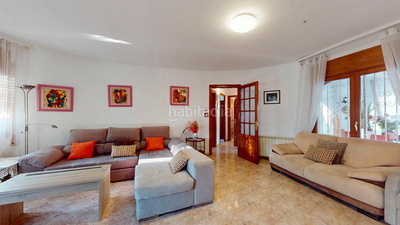 Foto 96fcf891-2fe2-4547-ac19-c3cd9898ca0d. Chalet  independiente en el centro de miami playa en Miami Platja