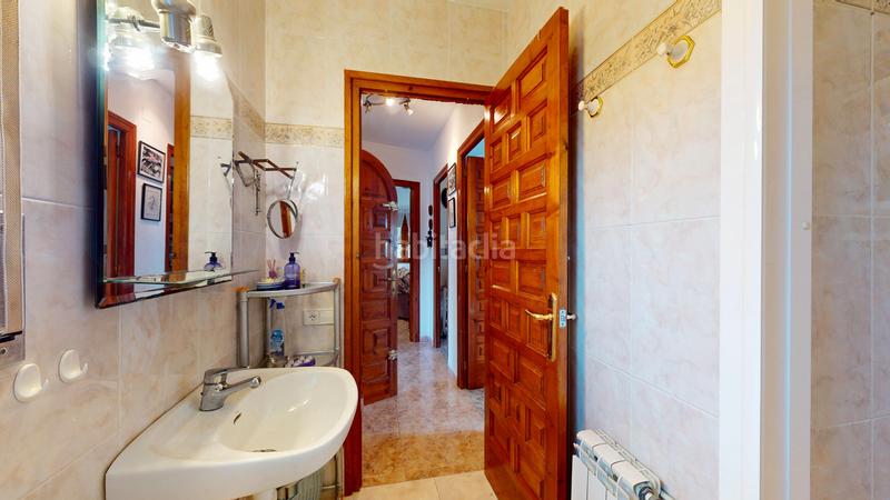 Foto edfee5eb-7d40-44e7-b30c-8e26690f527a. Chalet  independiente en el centro de miami playa en Miami Platja