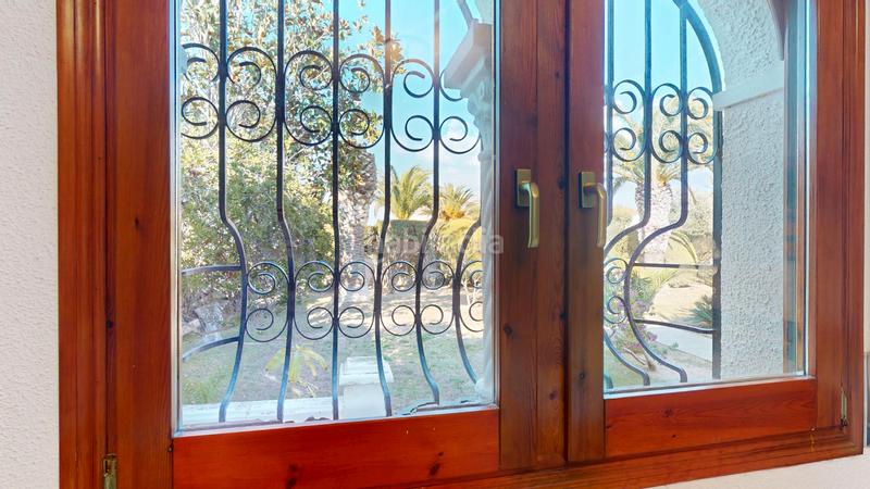 Foto f5d20093-bd74-492f-80ea-9fd756e754c8. Chalet  independiente en el centro de miami playa en Miami Platja