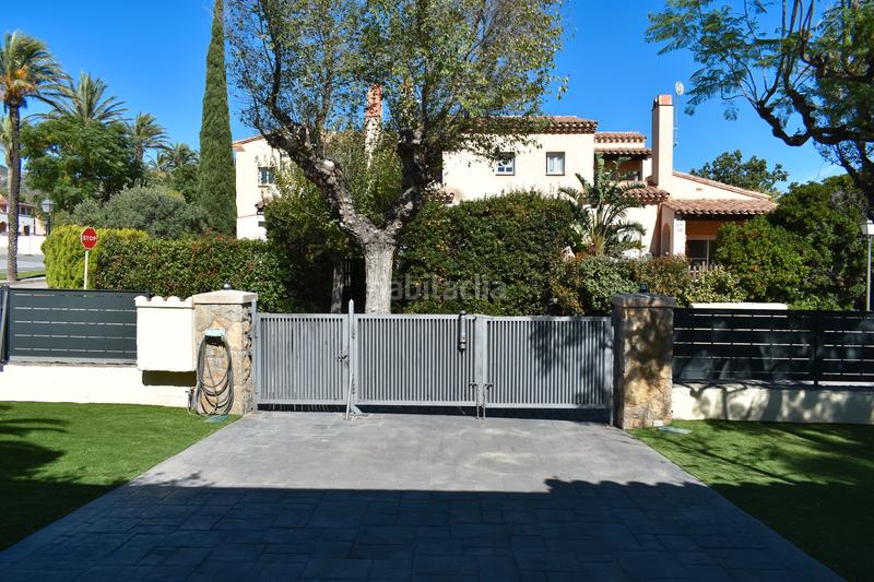 Foto 2b0376c0-b2cb-4020-9774-9e4b9a583f44. Chalet dans carrer de les mèlies 27 dans Bonmont Terres Noves Mont-roig del Camp