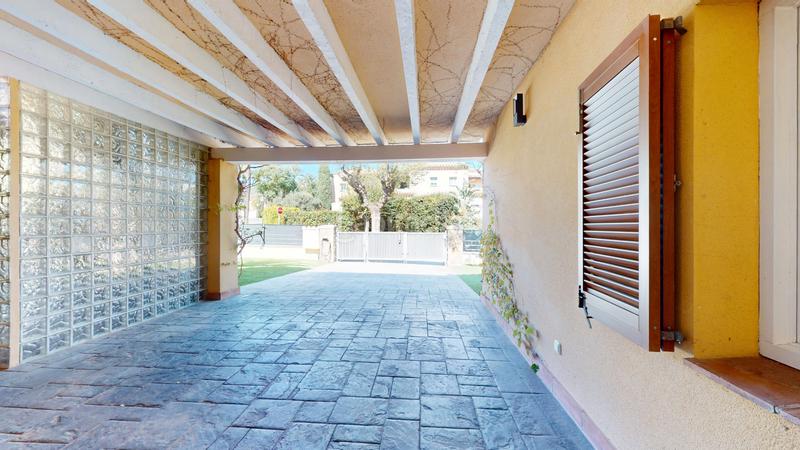 Foto 69cba32e-f782-416b-935f-6de65f209738. Chalet dans carrer de les mèlies 27 dans Bonmont Terres Noves Mont-roig del Camp