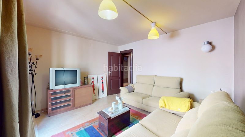 Foto 2eb0c8ae-946a-47ad-b2f7-dedd6d971b9f. Piso en carrer sant llorenç 9 edificio en el centro en Prades