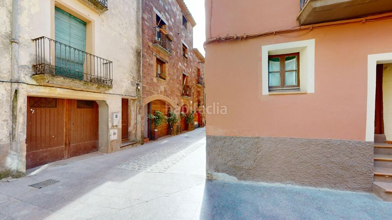 Foto a2d34f24-57b3-4f25-b607-6fdd6ee4c005. Piso en carrer sant llorenç 9 edificio en el centro en Prades