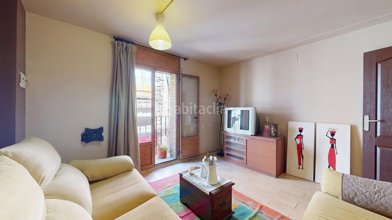 Foto b050e977-bfd0-425a-b6b8-f82ff12e5e6e. Piso en carrer sant llorenç 9 edificio en el centro en Prades