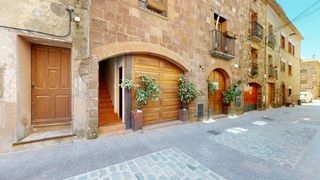 Tr�plex a Carrer sant lloren� 9. Edificio en el centro de prades