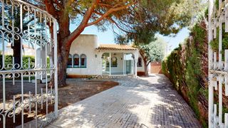 Xalet  Avinguda doctor gil vernet 24. Chalet en miami playa cerca del mar