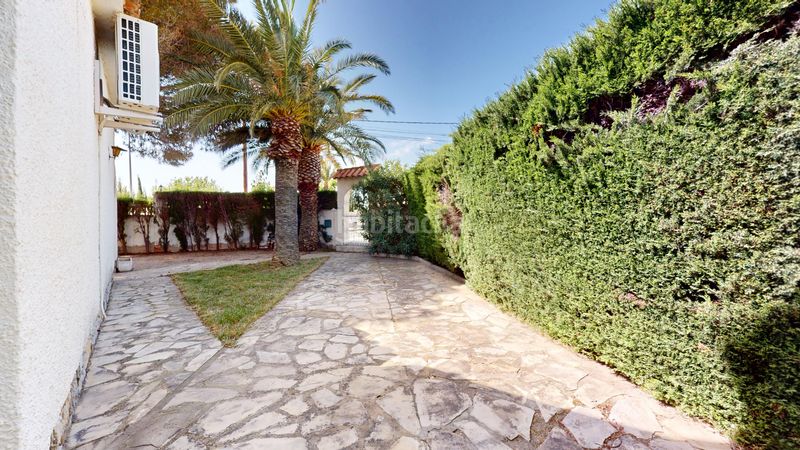 Foto bd5ae6aa-e9d2-40dd-9c4f-1d0f9865a7fe. Xalet amb xemeneia calefacció aparcament a Centre Miami Platja