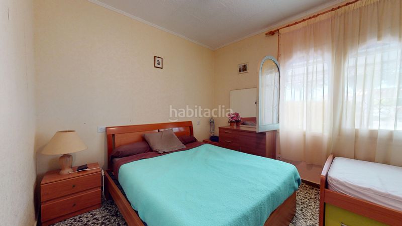 Foto e79932dd-4573-4aff-8187-83835de25598. Xalet amb xemeneia calefacció aparcament a Centre Miami Platja
