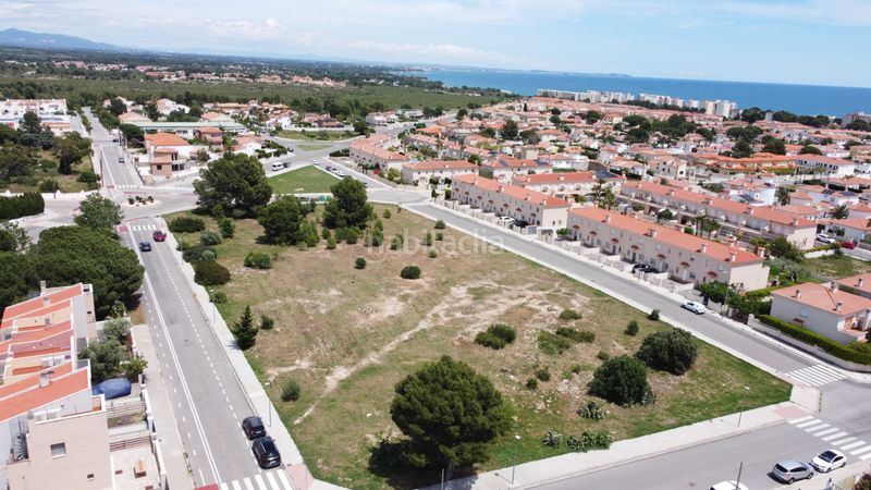 Foto a3b10d18-fea6-47e3-9a9b-99fb70597499. Terreno residencial en carrer gran canària 17 gran solar para promoción 38 viviendas en Miami Platja