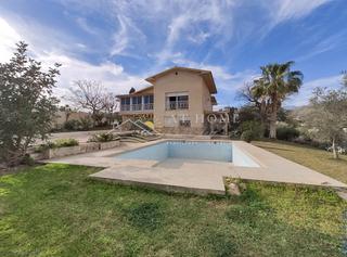 Casa a Centro. Casa de 6 dormitorios, piscina privada con vistas al mar