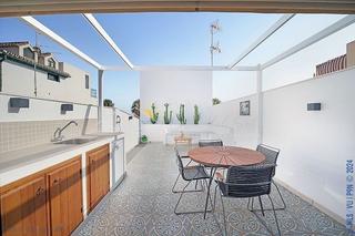 Casa a Caleta de Velez. Renovada 100% casa adosada de 2 dormitorios, a/a terraza de 40 m