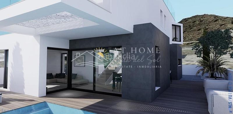 Foto acf8cb12-72d7-48b4-9b7a-a6a7ce3475af. Chalet con parcheggio piscina in Centro Nerja