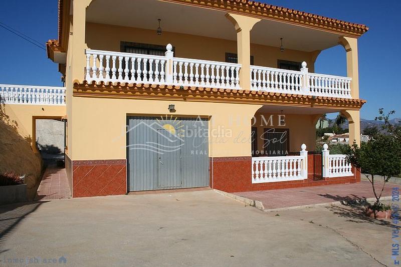 Foto f77dbc36-8408-4c39-b59a-41ec81994e4d. Masía precioso chalet en el campo cerca de la costa en Almayate Bajo