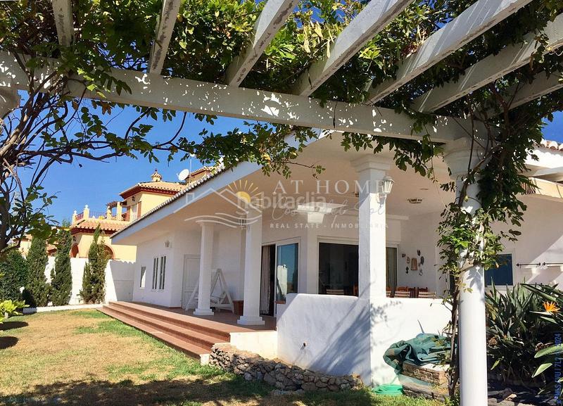 Foto 3a3d86b1-345c-4522-8035-77714a37f050. Casa amb aparcament a Torrox pueblo Torrox