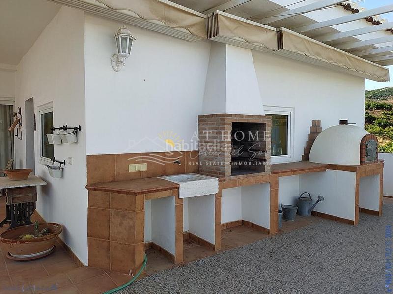 Foto d6f172c2-7d49-4df3-b7ab-42602ebcb1a4. Casa amb aparcament a Torrox pueblo Torrox