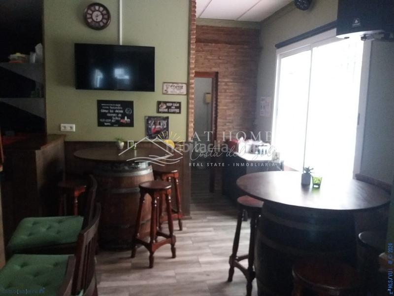 Foto c78ceb1e-753d-4530-9e0a-108ee21ffb3f. Local comercial a Centro Nerja