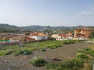 Terreny residencial a Alcaucín. Terreno urbanizable 1400 m2 para vivienda unifamiliar o uso hote