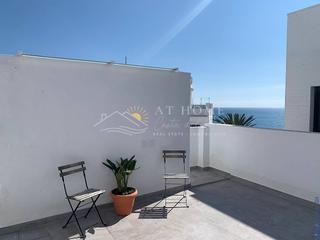 Maison à Centro. Casa adosada en pleno corazón de nerja de tres plantas y terraza